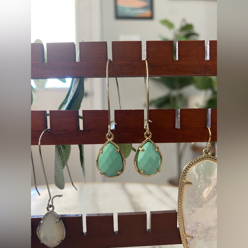 Kendra Scott- drop earring